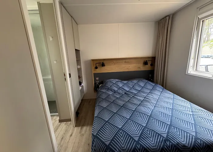 Mobilhome Dans Les Pins