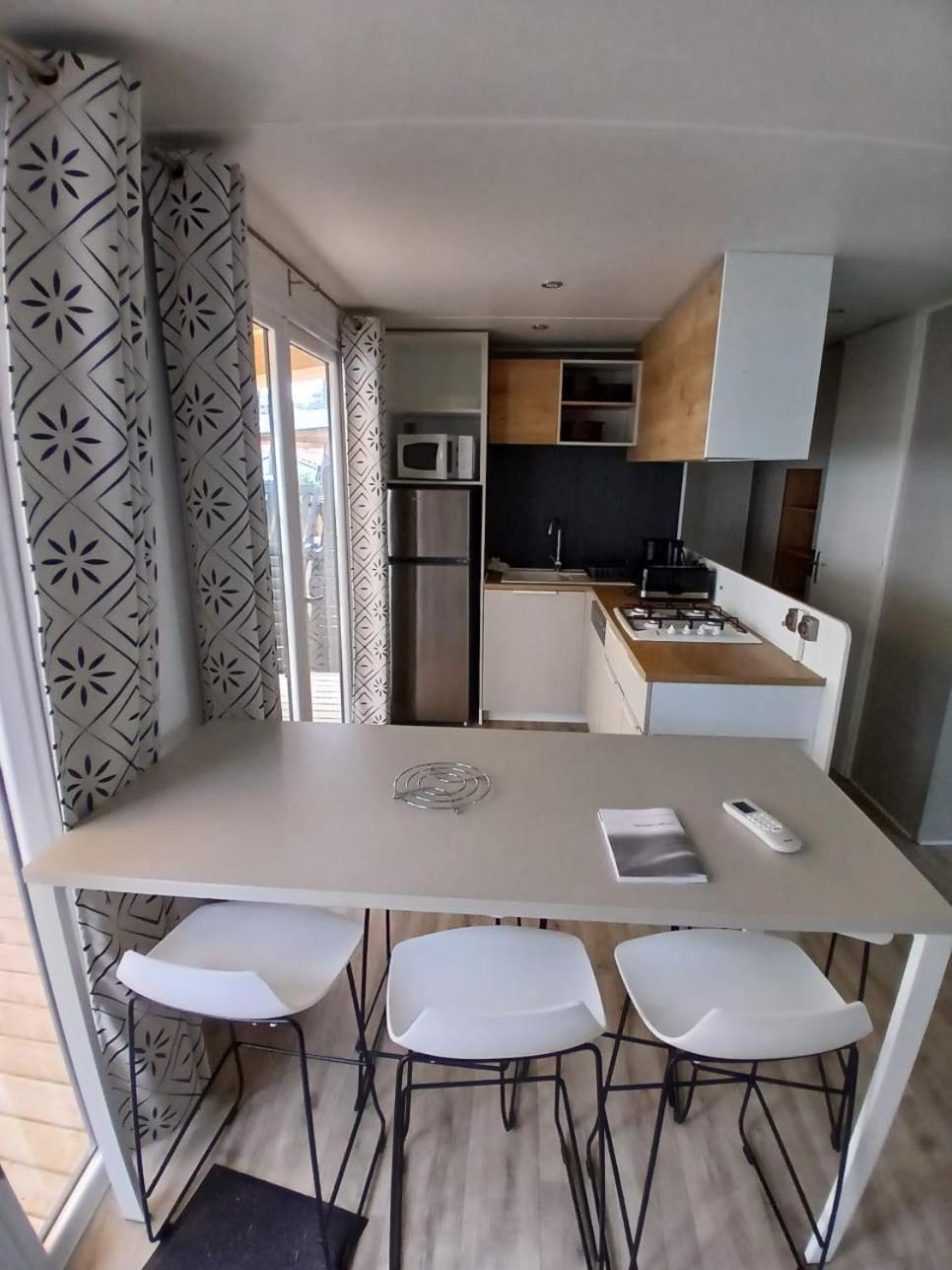 Campingplatz Mobilhome Dans Les Pins *