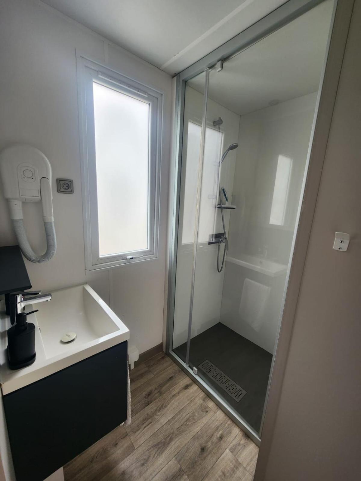 Mobilhome Dans Les Pins *